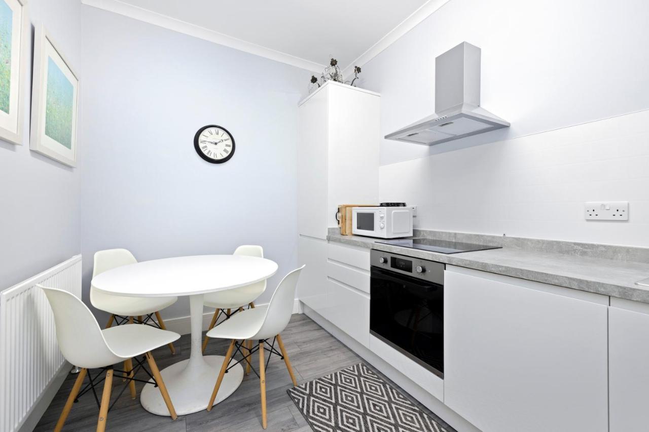Joivy Modern Flat On Rose Street Apartment Единбург Екстериор снимка